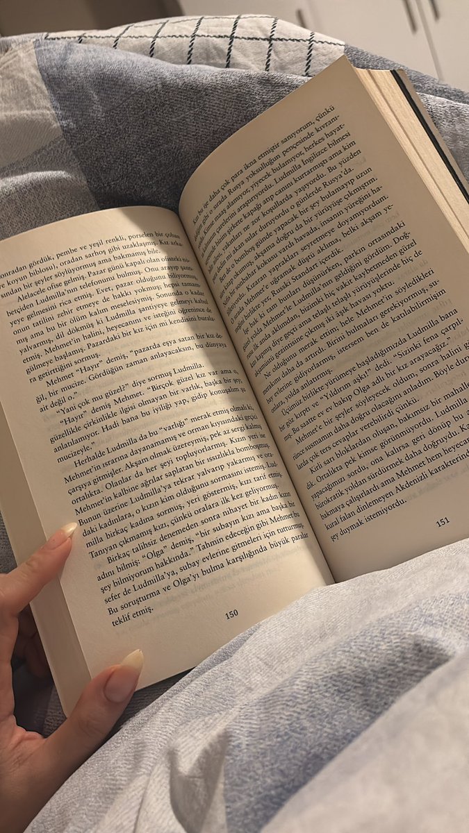 lamberfin's tweet photo. okuma alışkanlığıdır beni geceleri uyutmayan😌 https://t.co/WS8AgG5cmb