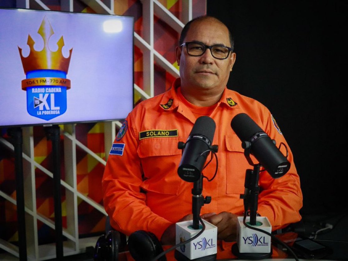 Este lunes el director del Cuerpo de Bomberos de El Salvador, Baltazar Solano, es nuestro invitado en #PuntoDeVista.

🔴EN VIVO: youtube.com/live/tsjxyLV51…
        
Sigue los comentarios más destacados en este hilo.🧵👇