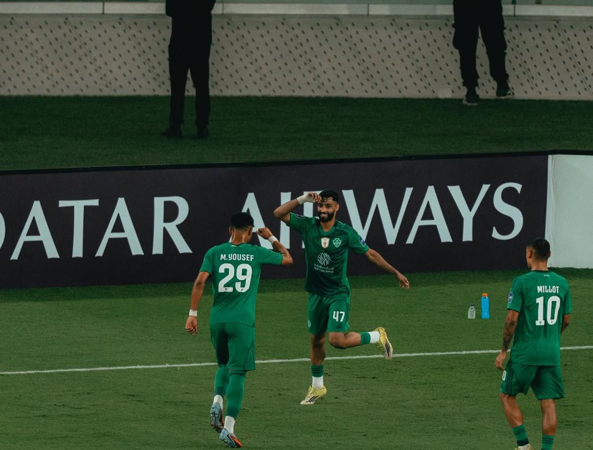 📲🌟 Saleh Abualshamat via IG post:
“Let’s keep it up ⚽️👊🏼💚”

#AlAhli | #AhliCentral