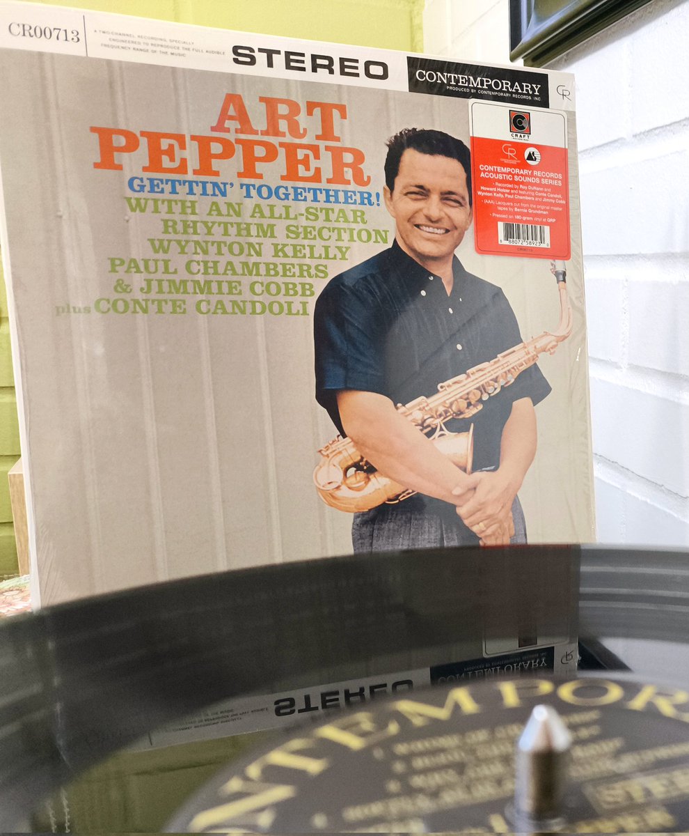 dgaticav's tweet photo. Sonando!!! 🎷🎶🎼 #GettinTogether #ArtPepper #WyntonKelly #PaulChambers #JimmieCobb #ConteCandoli @elanarca @Fer_BakyDan @dbustamante1 @JazzCfree west coast + east coast mejor imposible https://t.co/iEcQ2TyuqR