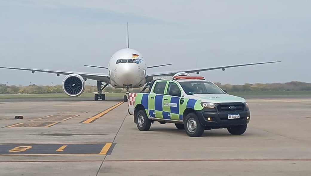 OACI con su auditoria en 2023/24 mostro las alertas encendidas en la ANAC. Gestionando bien los factores humanos las soluciones pueden llegar, pero… x acá va aviacionenargentina.com.ar/oaci-con-su-au… <a href="/MundoAeropuerto/">Mundo Aeropuerto</a>
<a href="/oaci/">OACI</a>
<a href="/CuyoNoticias/">CuyoNoticias</a> <a href="/ATE_ANAC/">ATE ANAC InfórmATE</a> <a href="/ANACargentina/">ANAC</a> <a href="/AleRamosTN/">Alejandro Ramos</a> <a href="/jotaleonetti/">Jota Leonetti | Transito 🚘</a>