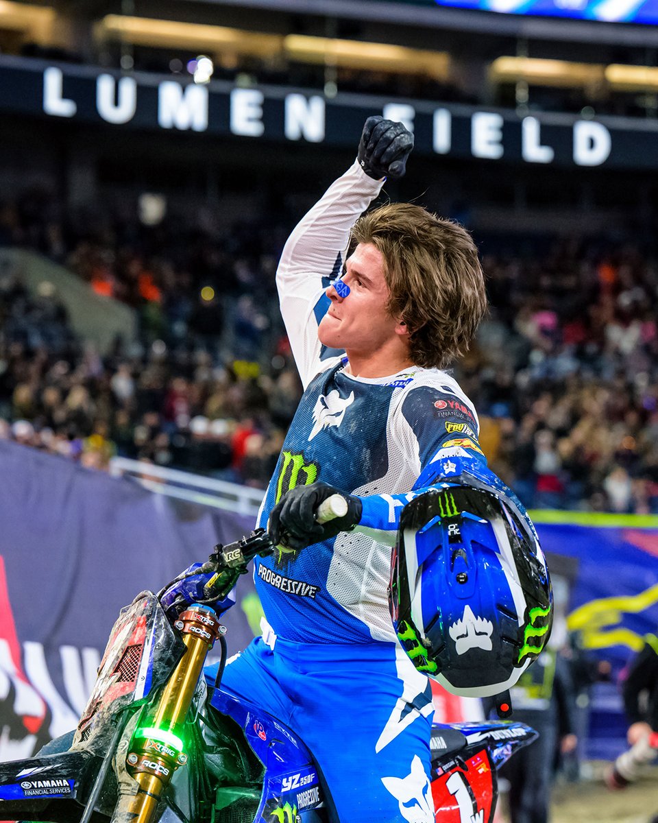 Seattle saw Eli Tomac back on top in 450SX, securing his third victory of 2026, while Haiden Deegan stretched his 250SX West streak to five in a row. Both riders spoke to media following the main events for these Debrief interviews. 🔗 motoonline.com/us/debrief-202…