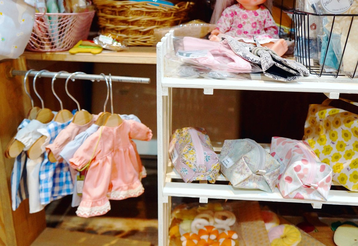 大阪守口市のハンドメイド雑貨店🌿 約60名の作家さんの作品が並ぶ