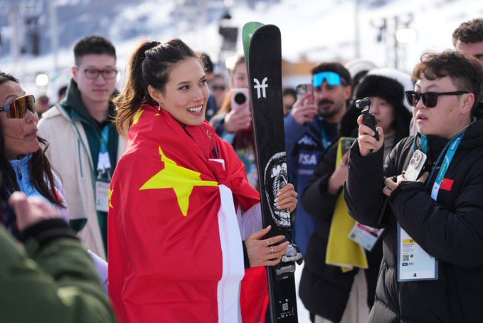 太棒了！
加拿大选手Megan在Big Air项目上战胜了谷爱凌，获得金牌！