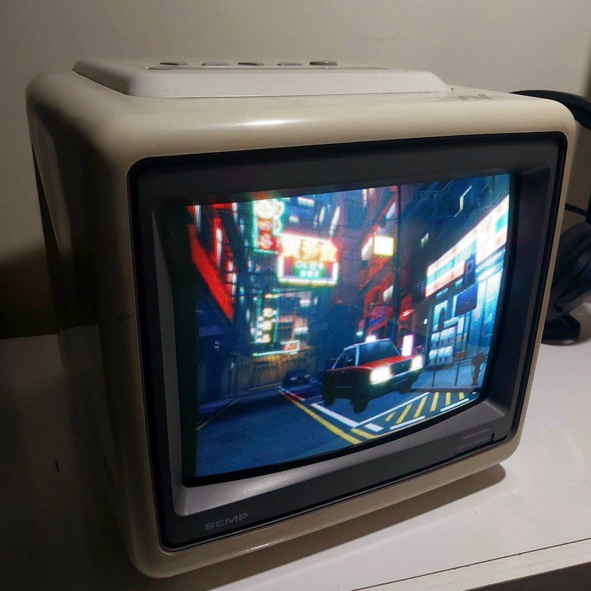 damn the PROJECT MIX environments look pretty darn cool on a CRT TV

#indiegame #gamedev #retro #hongkong