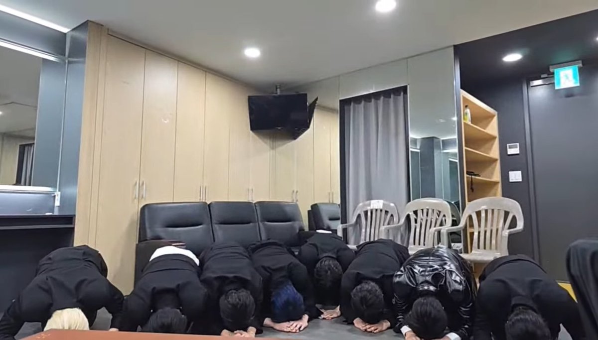 새해 복 마니마니 받아가세요오(ू•ᴗ•ू❁)♡