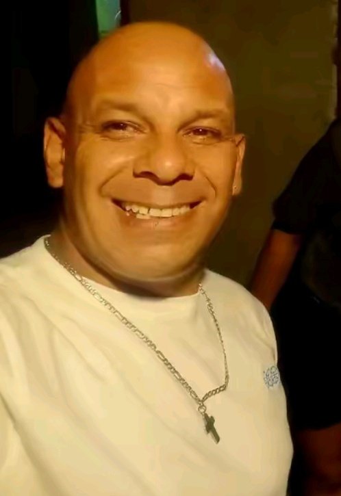 Este flaco, Stiven Espinosa, cobró por remodelar cocina y baño de mi casa y pintar 3 ambientes. HIZO UN DESASTRE. No sólo dejó todo desprolijo, no siguió indicaciones básicas y además se llevó materiales.
Después nos dejó de responder y no se hizo cargo. Difundo.
📍Montevideo