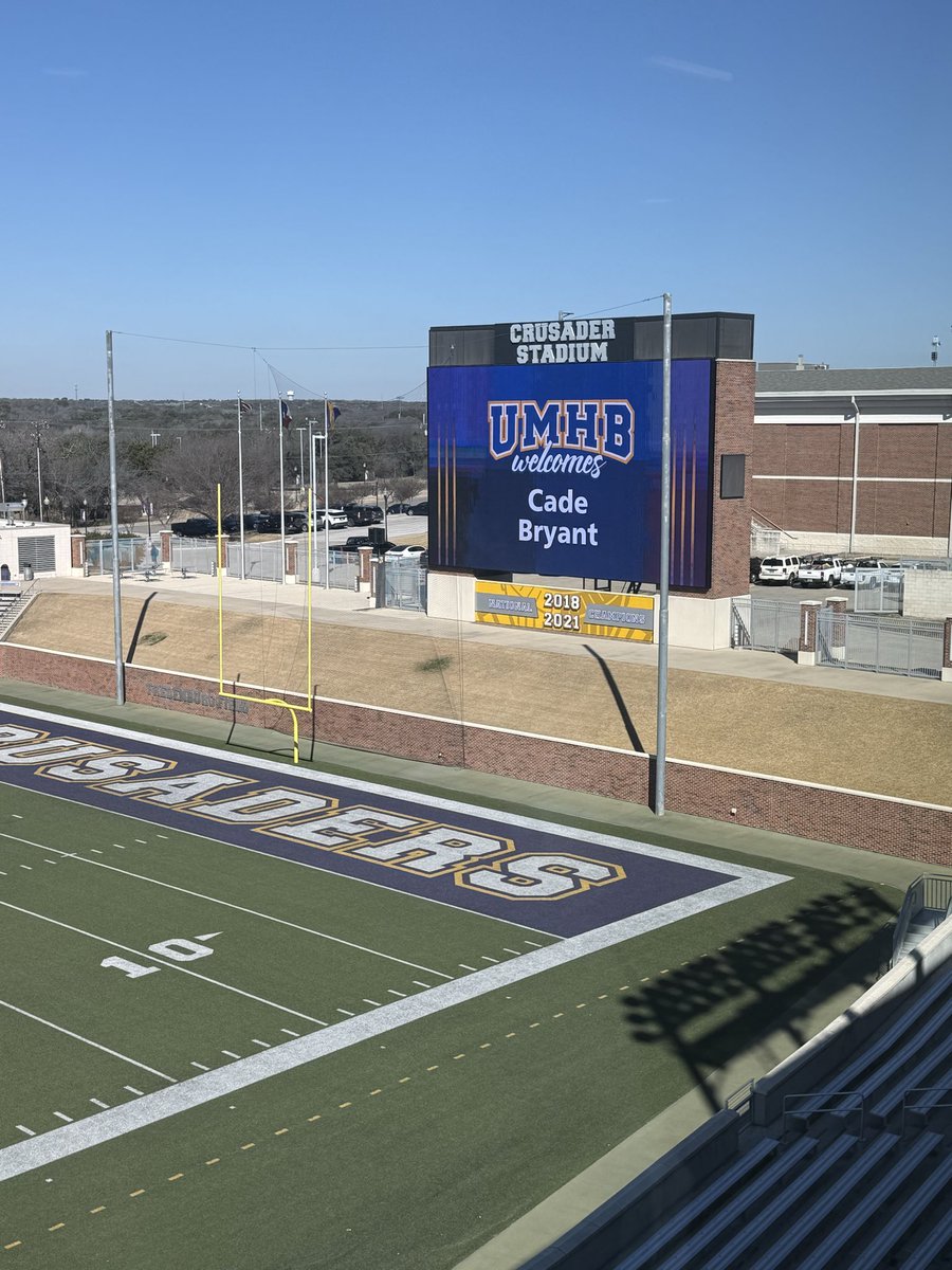 CadeWBryant's tweet photo. Blessed to receive an offer today from @CruFootball. I loved the campus and finally got to meet @CoachOubre and @KeithStiffle 

Top- notch facilities and the business department really impressed me. 

#AGTG https://t.co/uwgsvHf4dn