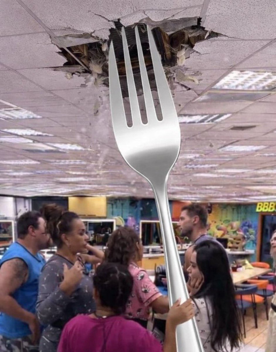 ziguinh's tweet image. chegou um ponto na minha casa que tem mais alcool do que agua