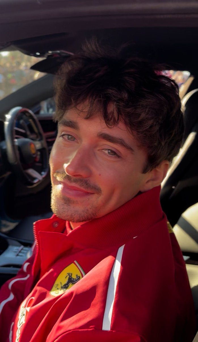 This man is really the prettiest one out there