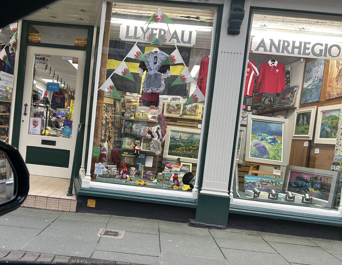 Bytholwyrdd tweet media