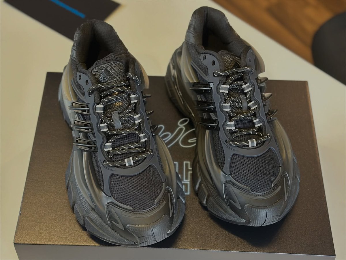 国内 2026年 2/21 発売】 Pharrell Williams x adidas Originals