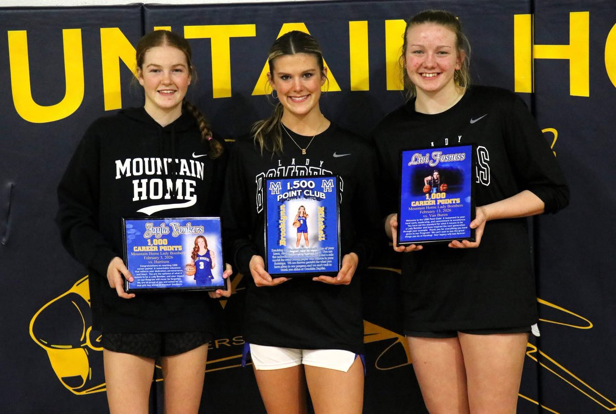 MHHSBBall's tweet photo. Last Friday Night we were able to honor 3 of our own who reached impressive milestones! 

In the last 3 weeks we saw:

Jayla Yonkers reach 1000 points in a career 

Livi Fosness reach 1000 points in a career
and
Brooklynn Mitchell reach 1500 points in a career!

Congratulations to Brooklynn, Jayla, and Livi for reaching these impressive marks in a career! ✈️