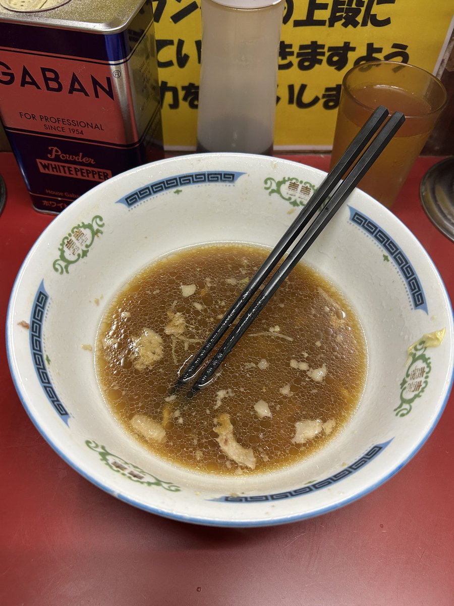【ラーメン二郎目黒店】

仕事帰りに仕事仲間と。
久しぶりのメグジ。店主にはあえず。

大豚ダブル
（カタメ、ヤサイ、アブラ）

ニンニクコールが聞こえなかったのか入っておらず😢ブタは過去一の粗くデカい柔らかい肉。うまかった😋ご馳走様でした🙇‍♂️

#ラーメン二郎
#目黒店
#時間差投稿
