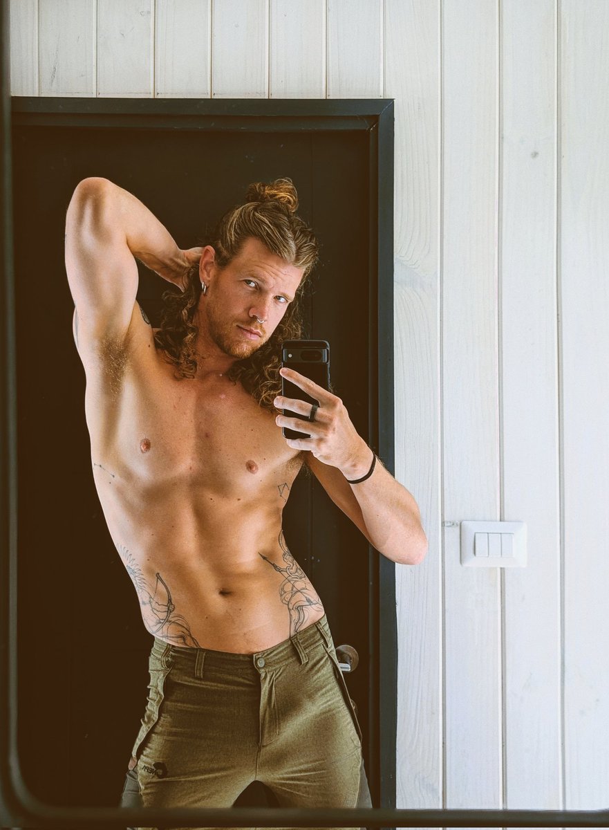 B Ø L T ⚡ tweet media