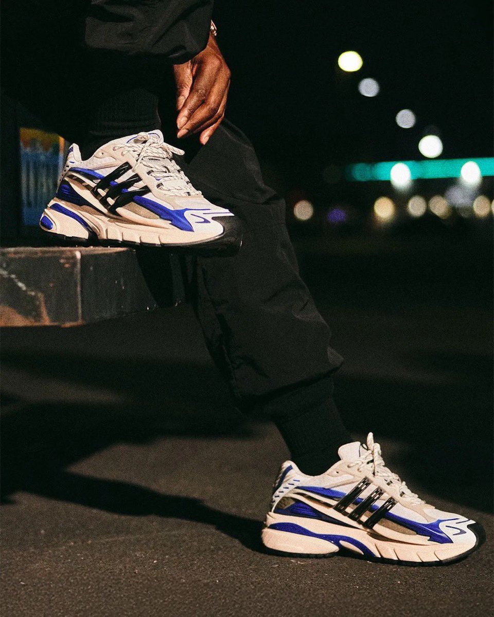 Pharrell x adidas『Adistar Jellyfish “Royal Blue”』が国内2月21日