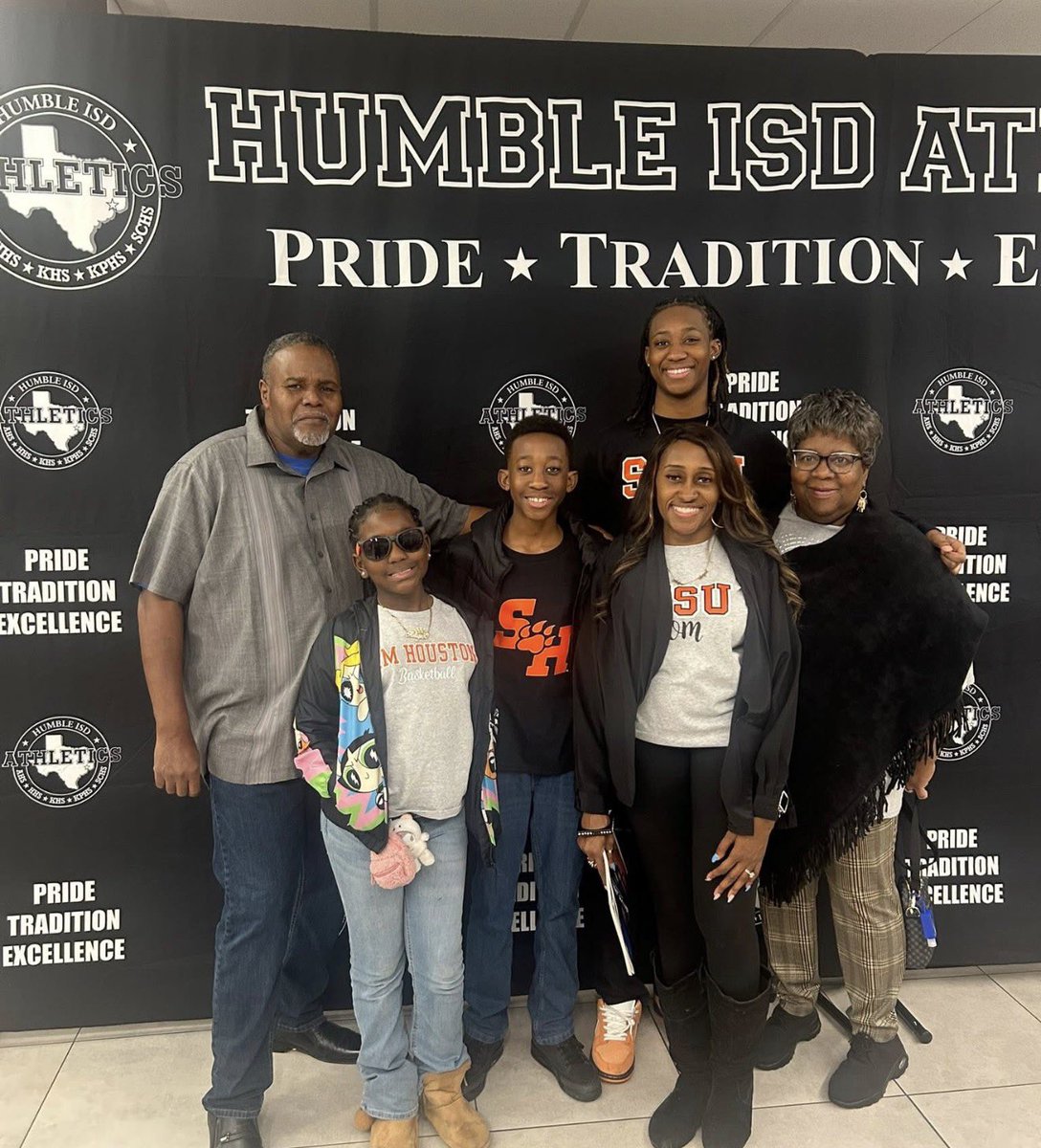 Amyah Hall tweet media