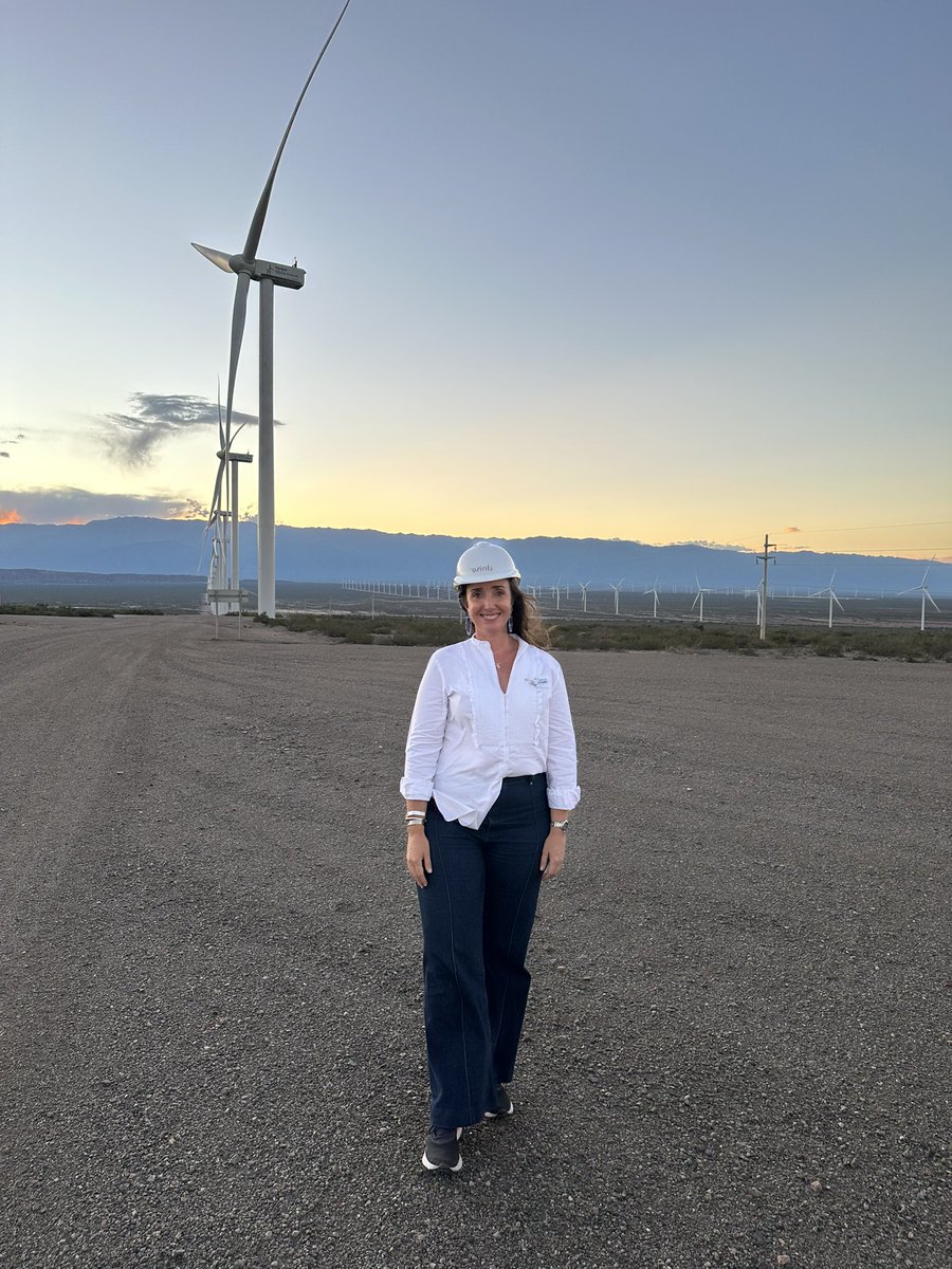 Este fin de semana estuve recorriendo La Rioja, la 19° provincia desde que inicié mi mandato de vicepresidente.

Visité desde emprendimientos productivos hasta parques eólicos, priorizando mostrarle a los argentinos la cultura del esfuerzo colectivo de familias y grupos