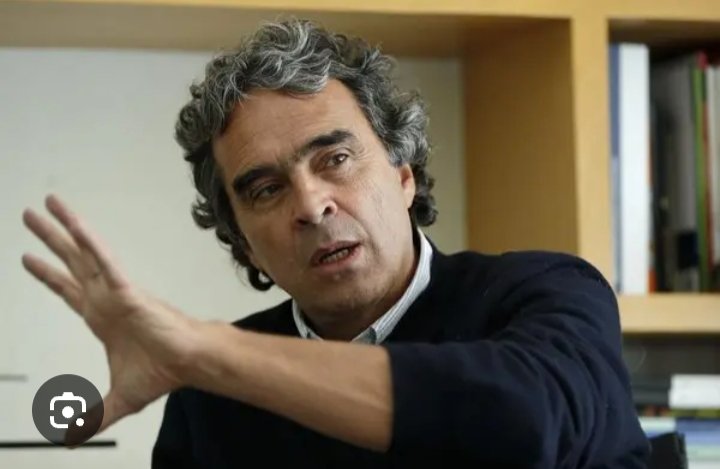 Chicos y Chicas por quién votarán a la Presidencia de la República ?
🔁 Abelardo de la Espriella <a href="/ABDELAESPRIELLA/">Abelardo De La Espriella</a>
❤️ Sergio Fajardo <a href="/sergio_fajardo/">Sergio Fajardo</a> 
<a href="/CeDemocratico/">Centro Democrático</a> <a href="/MovSalvacionNal/">Salvación Nacional</a>