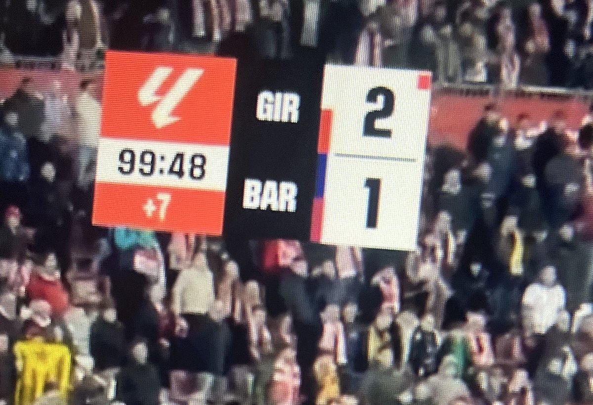 #chiringuitopolémica  de esto también podéis hablar!!! <a href="/elchiringuitotv/">El Chiringuito TV</a> <a href="/anagarcees/">Ana Garcés</a> se hubiera evitado la polémica del final, con la entrada a Lamine.