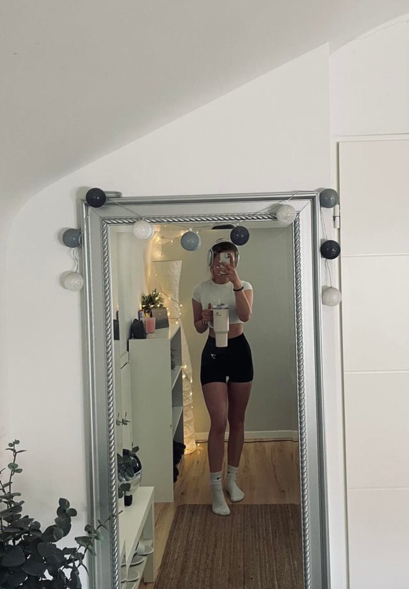 HaileeJade07's tweet photo. Hey daddy, I just finished leg day. Do you think my ass is big? https://t.co/weduxcXS7O
