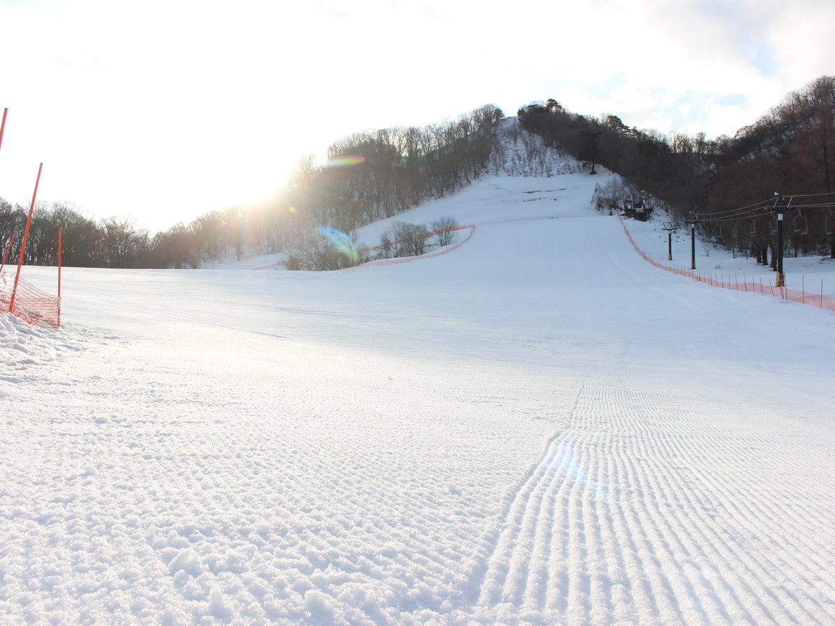 iouzen_ski's tweet photo. 【金沢市営医王山スキー場　ゲレンデ情報】

2026年2月17日（火）8：30 

現在  積雪　60㎝
雪質　ザラ雪
天候　晴れ
気温　3℃
滑走可能 
・ファミリーゲレンデ

皆さまのご来場をお待ちしております
https://t.co/DcA9QUFNMx https://t.co/gSA38FPEHU