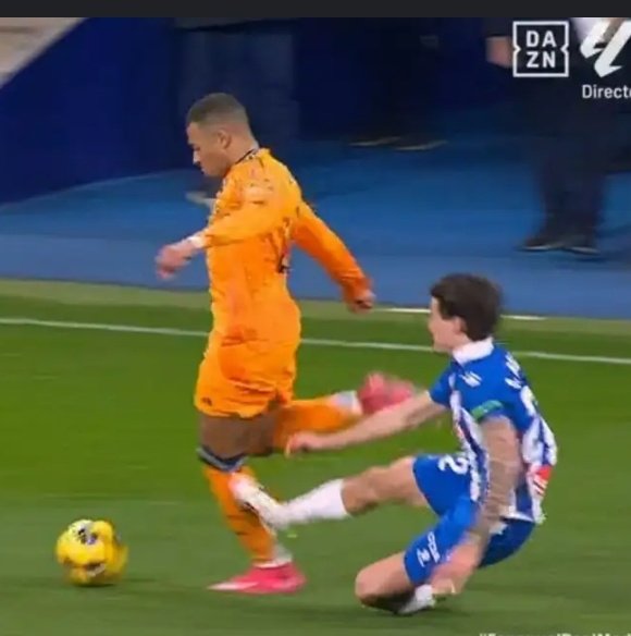 <a href="/MarcTresens/">Marc Tresens</a> Pues según los baremos que usan los de la liga en febrero, ninguna de las 2 era roja...
Porque casualmente esto no lo fue el febrero pasado.

A ver qué busco lo que dijiste de los compañeros de profesión ese día....

Hablamos de la jugada residual de "chesny" y mingueza también?