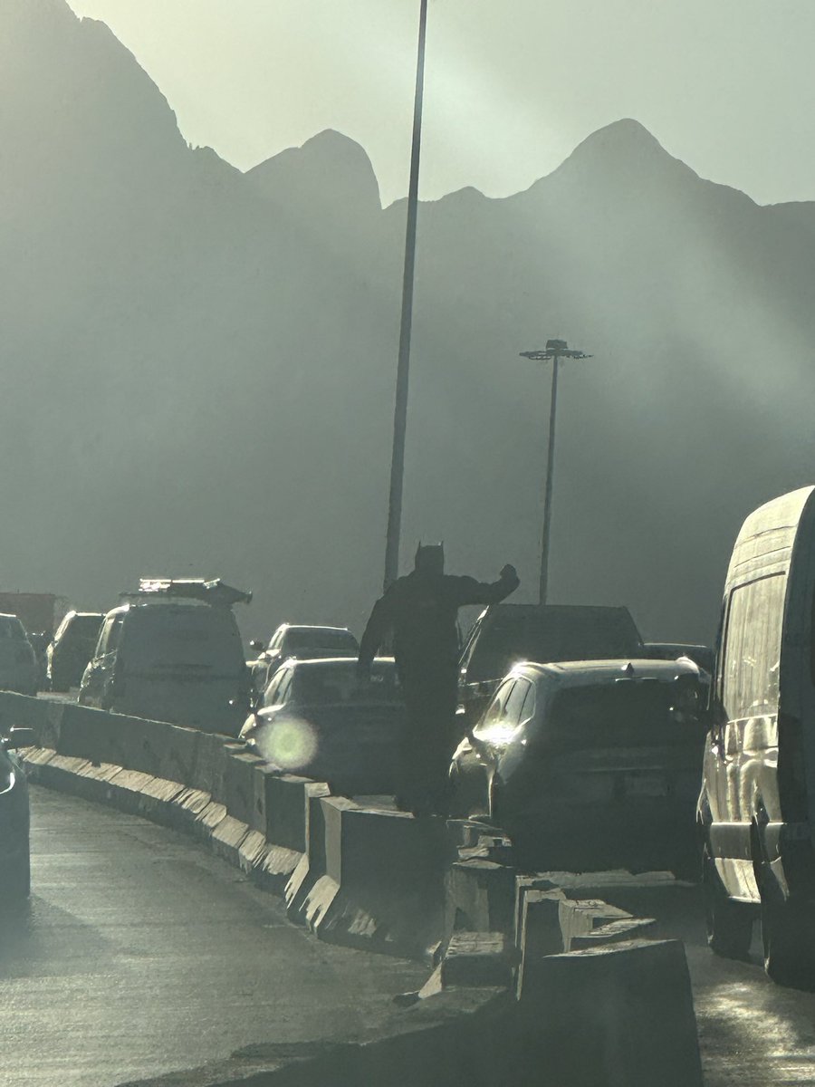 RafaSebas's tweet image. Otra vez México ganándole a la IA #batman #santacatarina 🫩