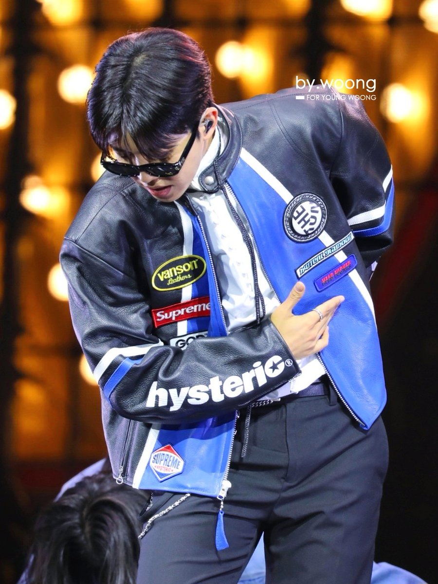 by_woong616's tweet photo. 웅프님들 :)♡
새해 福 많이 받으세요🙇🏻‍♀️

#IMHERO
#임영웅 #임영웅콘서트
#LimYoungWoong https://t.co/97cHCUOqSX
