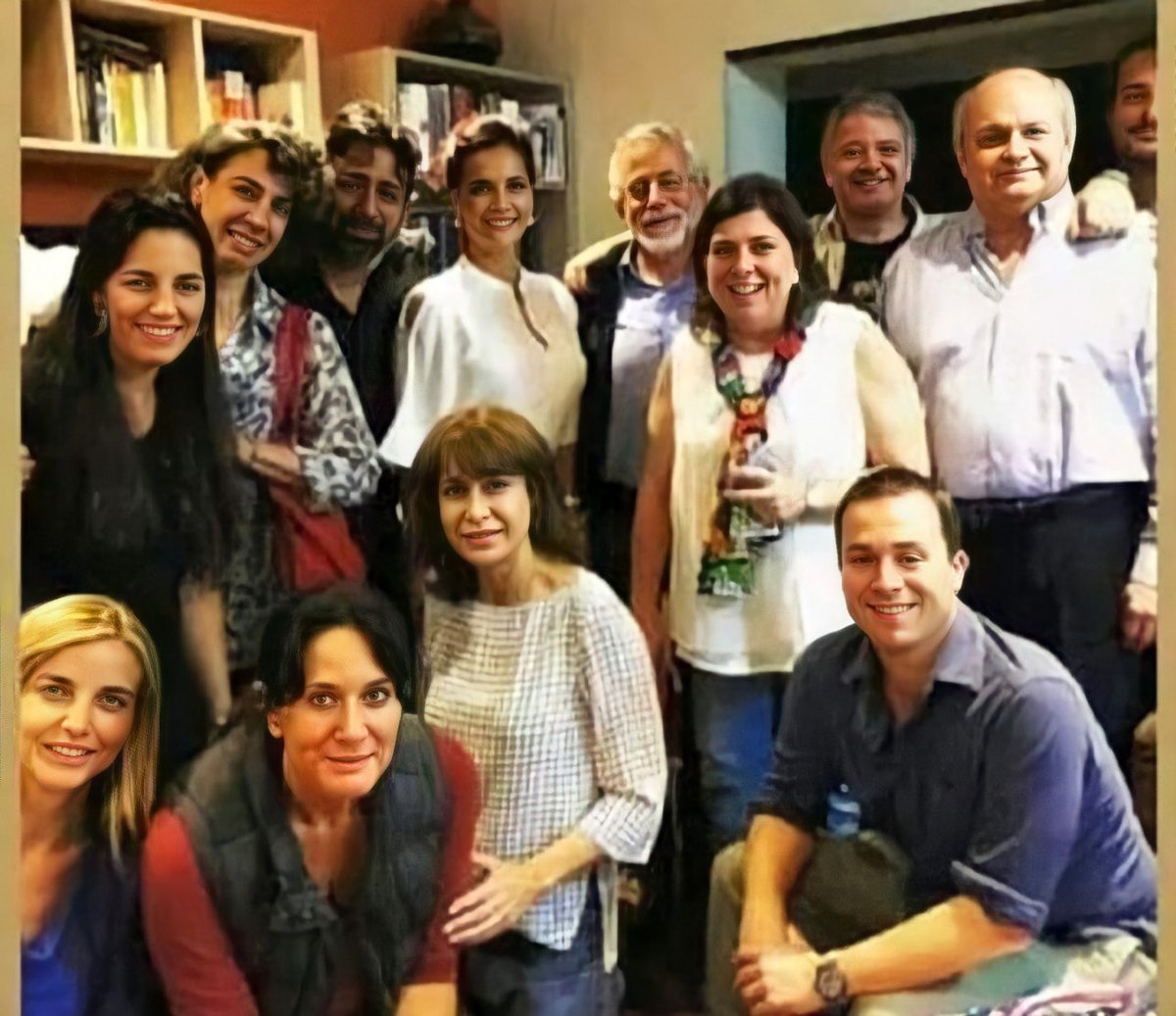 MaggybMaggy's tweet image. #Gorriti y sus #amiguitos #caviares #progres #socialistas expertos en armar Cortina de #humo todos siguen la #Narrativa de #Gorriti.