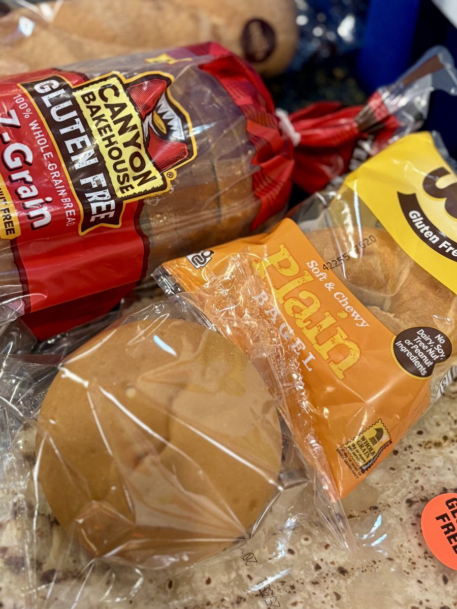 At Wildcatessen, every sandwich can be made on gluten-free bread! Tortilla, bagel, whole grain — you choose your favorite and they’ll build it your way.
Even better? All gluten-free items are prepared at a separate station to help prevent cross-contamination.