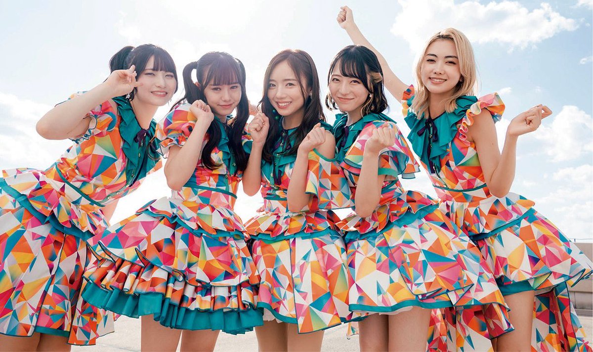 『恋愛裁判』めーーーーちゃ良い映画だった！本当に、これこそ、映画。女の子が女の子を「かわいいなー」と思う眼差しや距離感とか、自分の人生が始まり出した瞬間の光景の美しさとか、それでも後悔を抑えきれなくなる時とか、忘れられないシーンがたくさんあった。アイドル好きな人は絶対見てほしい！