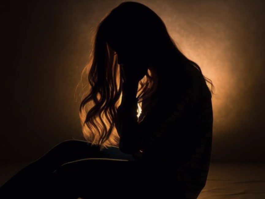 How long will we stay
unwanted, unloved

Unable to break free
from chains we forged
ourselves out of shame

How long until we realize
we deserve to be loved

 #FromOneLine

FreePik