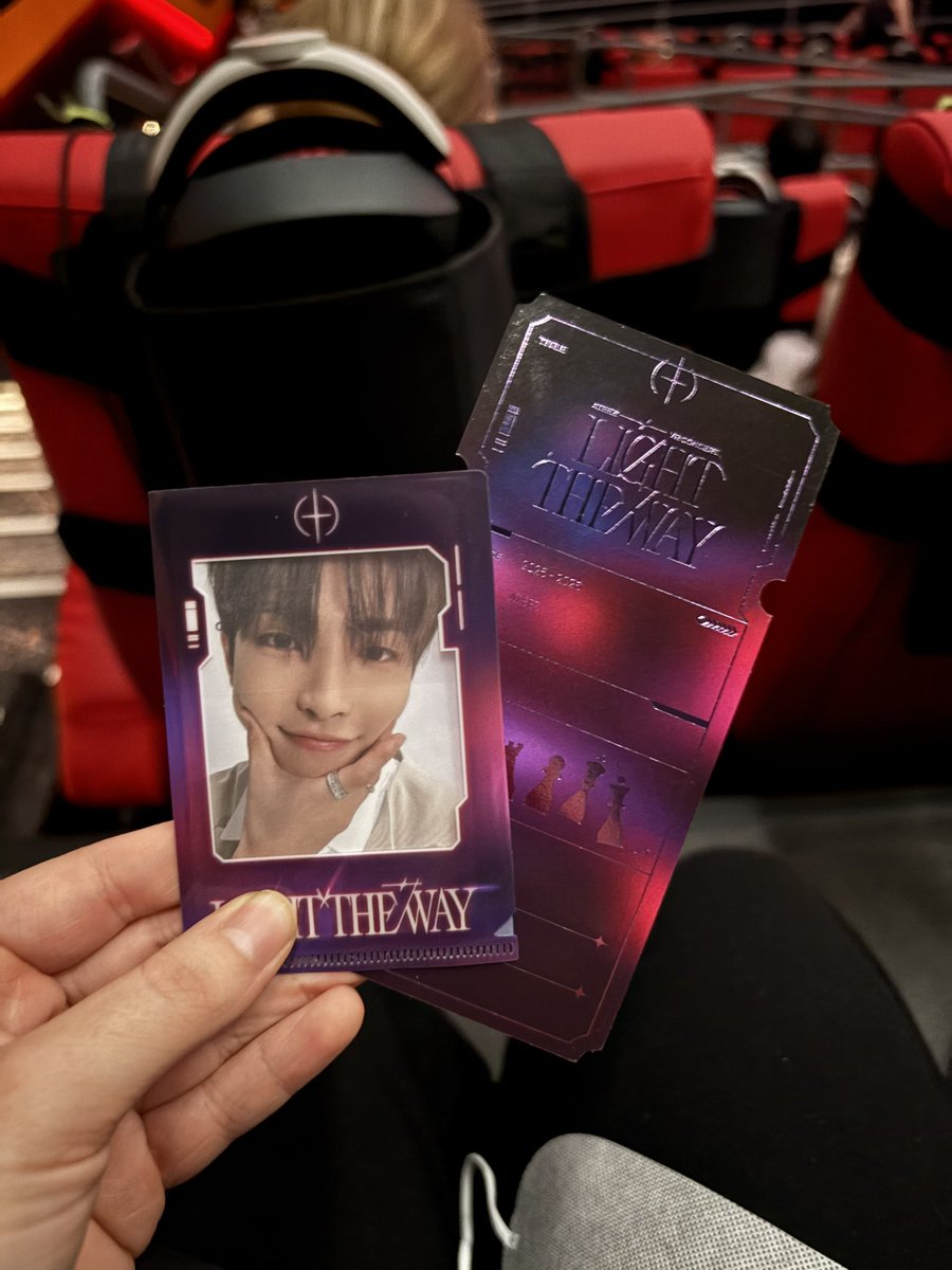 skzwave's tweet photo. joonggggg😩 https://t.co/NEgtxRv1SJ