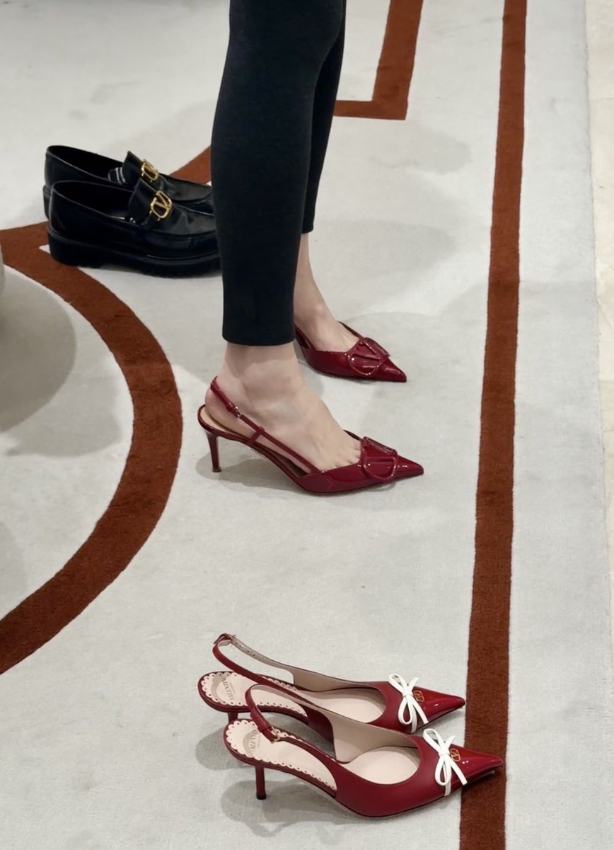 名鞋美脚 tweet media