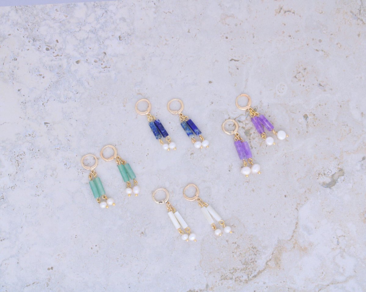 Green Aventurine, Freshwater Pearl Hoop Earrings, 18k gold plated Huggie Hoops

#Ionaprenticeshop

 etsy.com/listing/139761…