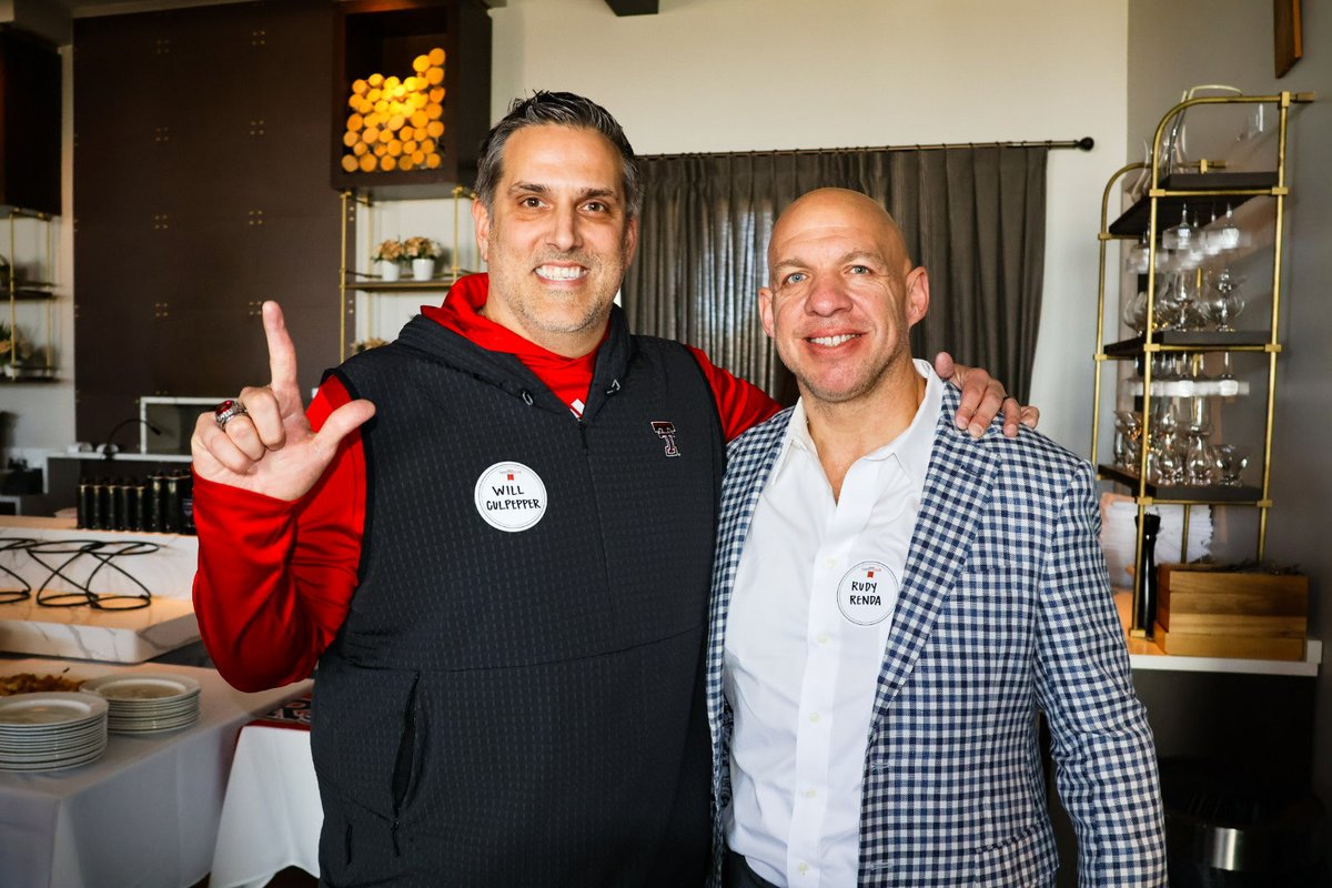 Double T Varsity Club tweet media