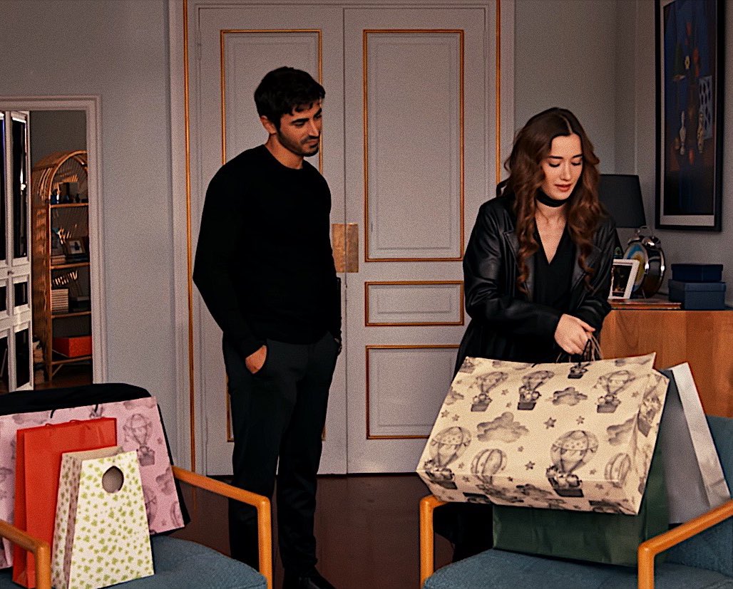 Is this perhaps the new pajamas that Ateş bought for Mercan??😭😭

• #arafta | #merteş •