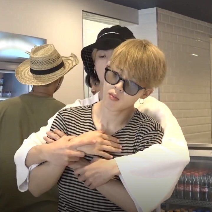 hales🪼 IS SEEING BTS~ ⁷⊙⊝⊜ (@imymochie) on Twitter photo 