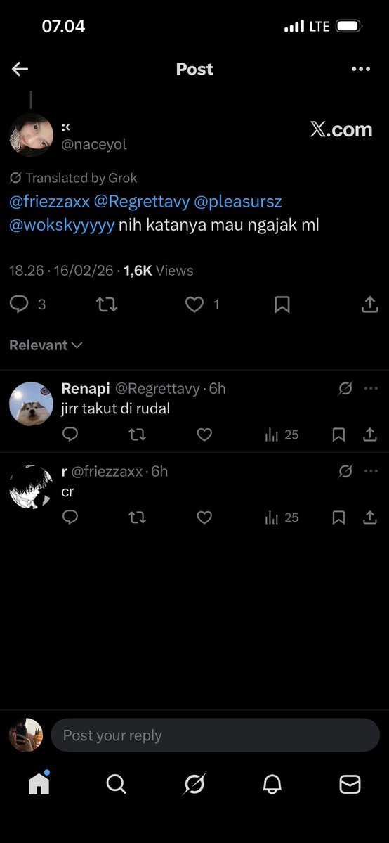 ngapain sih orang” begini nimbrung segala?? didn’t you all have your own space? sok asik bgt