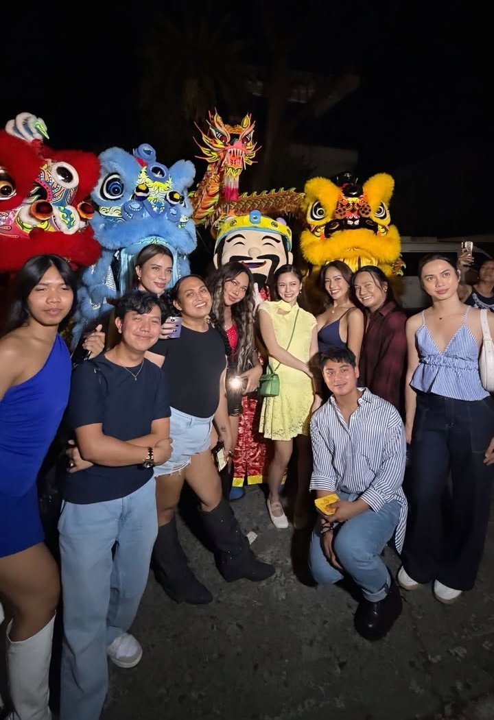 Yetsky07's tweet photo. Ang #glamteam present din kagabi sa cny party!!! Ang saya, ang daming naki celebrate sa kanya!!! 🎆🎉🎊 https://t.co/rh432gNbFf