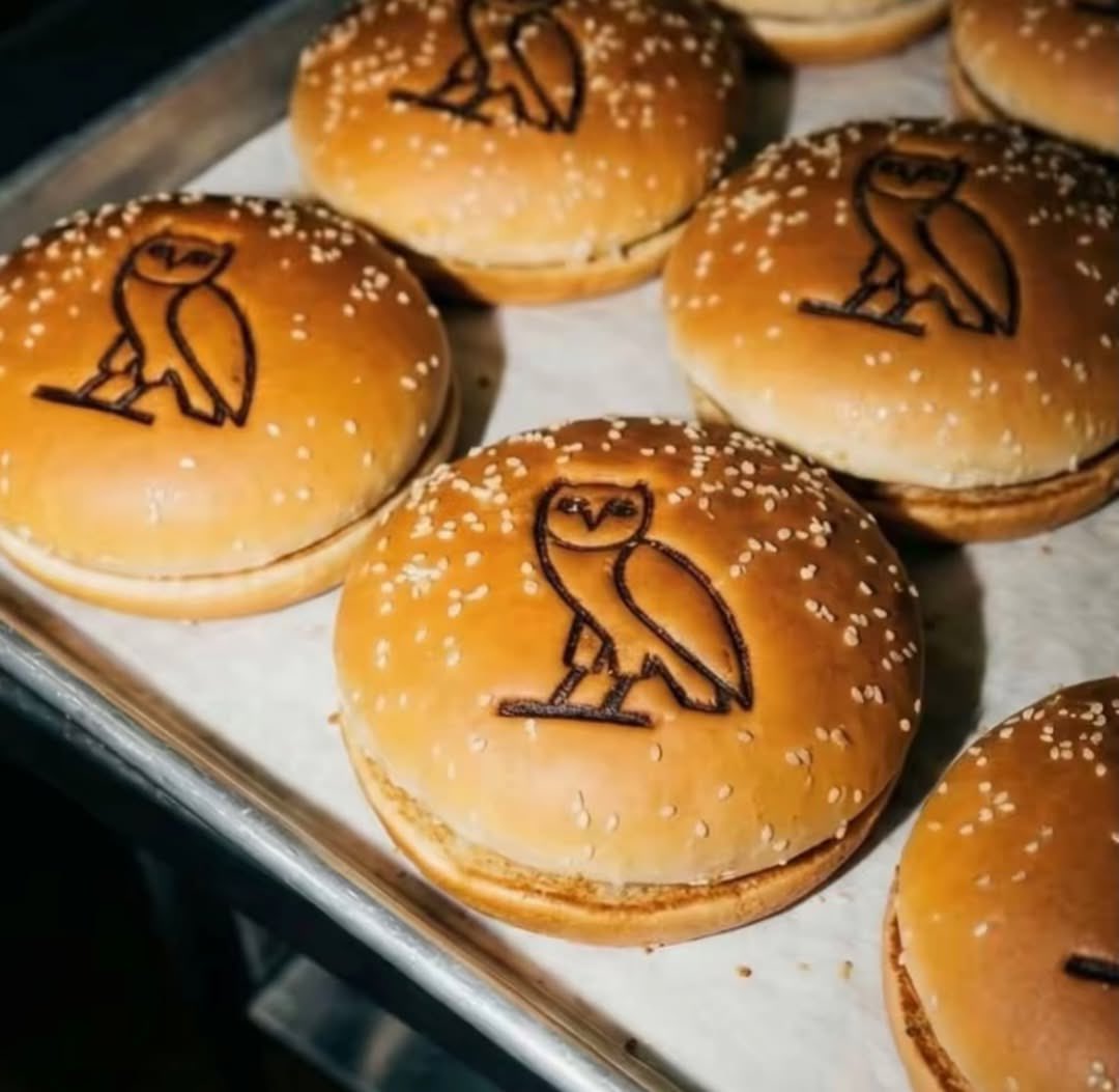 JustFreshKicks's tweet photo. Available tomorrow in Canada 🍔 https://t.co/naETpDPS81