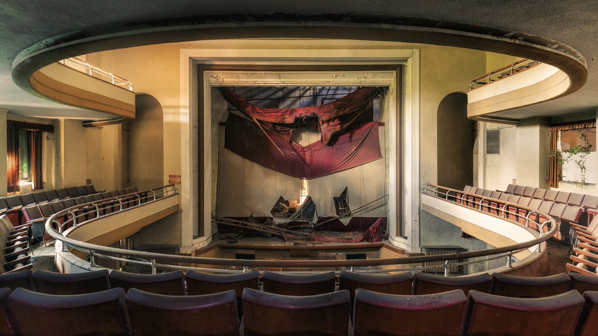 ilovedecay's tweet photo. Photographs about abandoned theatres waiting to get collected https://t.co/T4Inp4S5E3