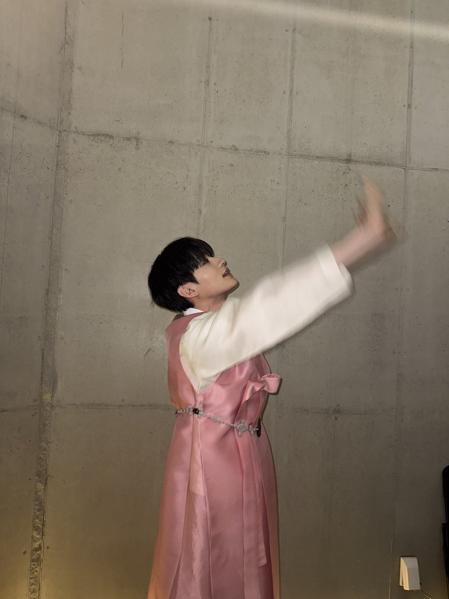 VERIVERY tweet media