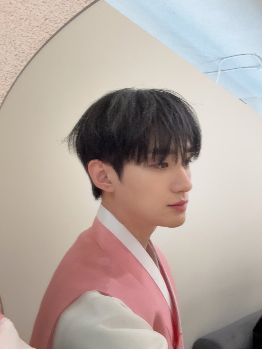 VERIVERY tweet media