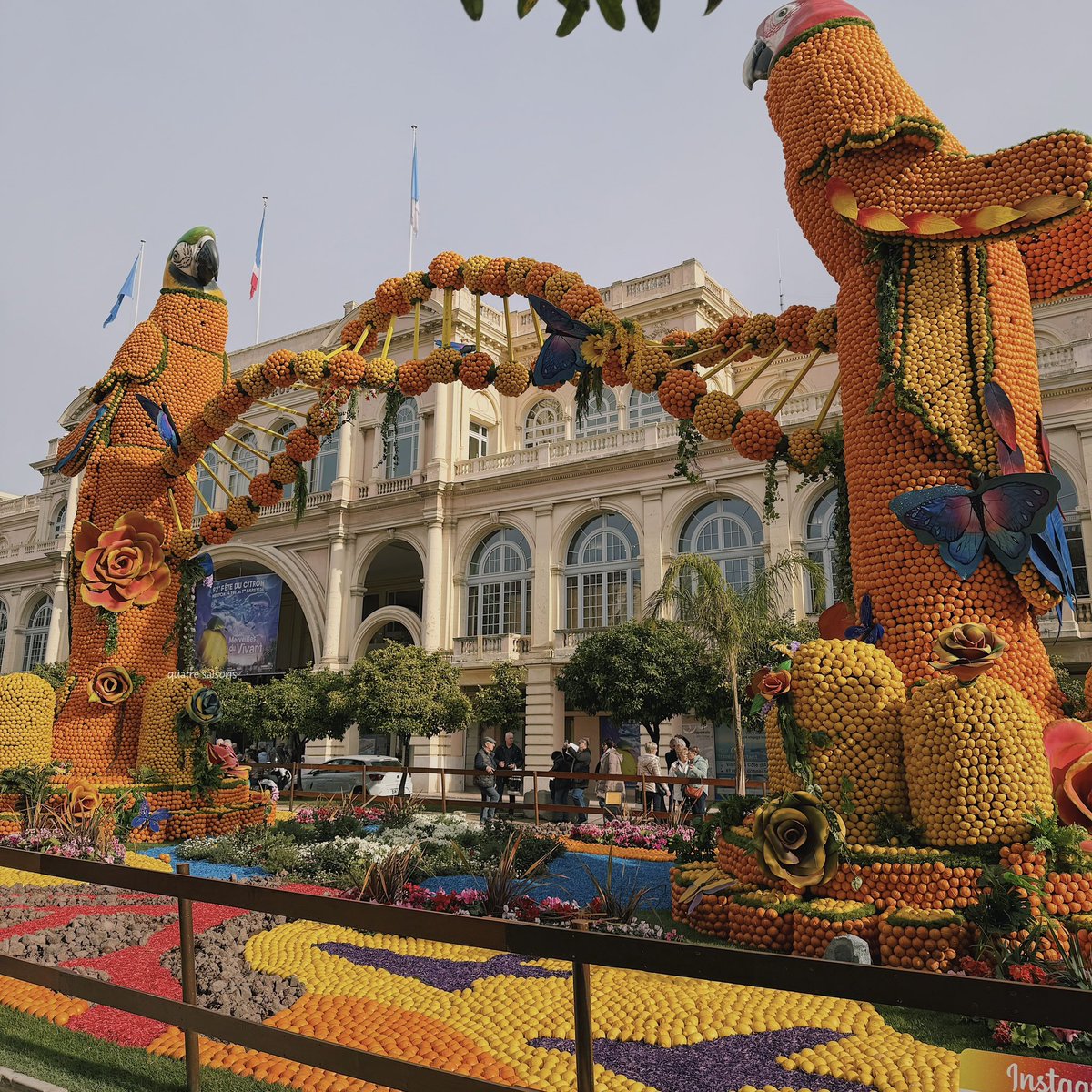 マントンのレモン祭りへ行ってきました。今年のテーマは、Merveilles