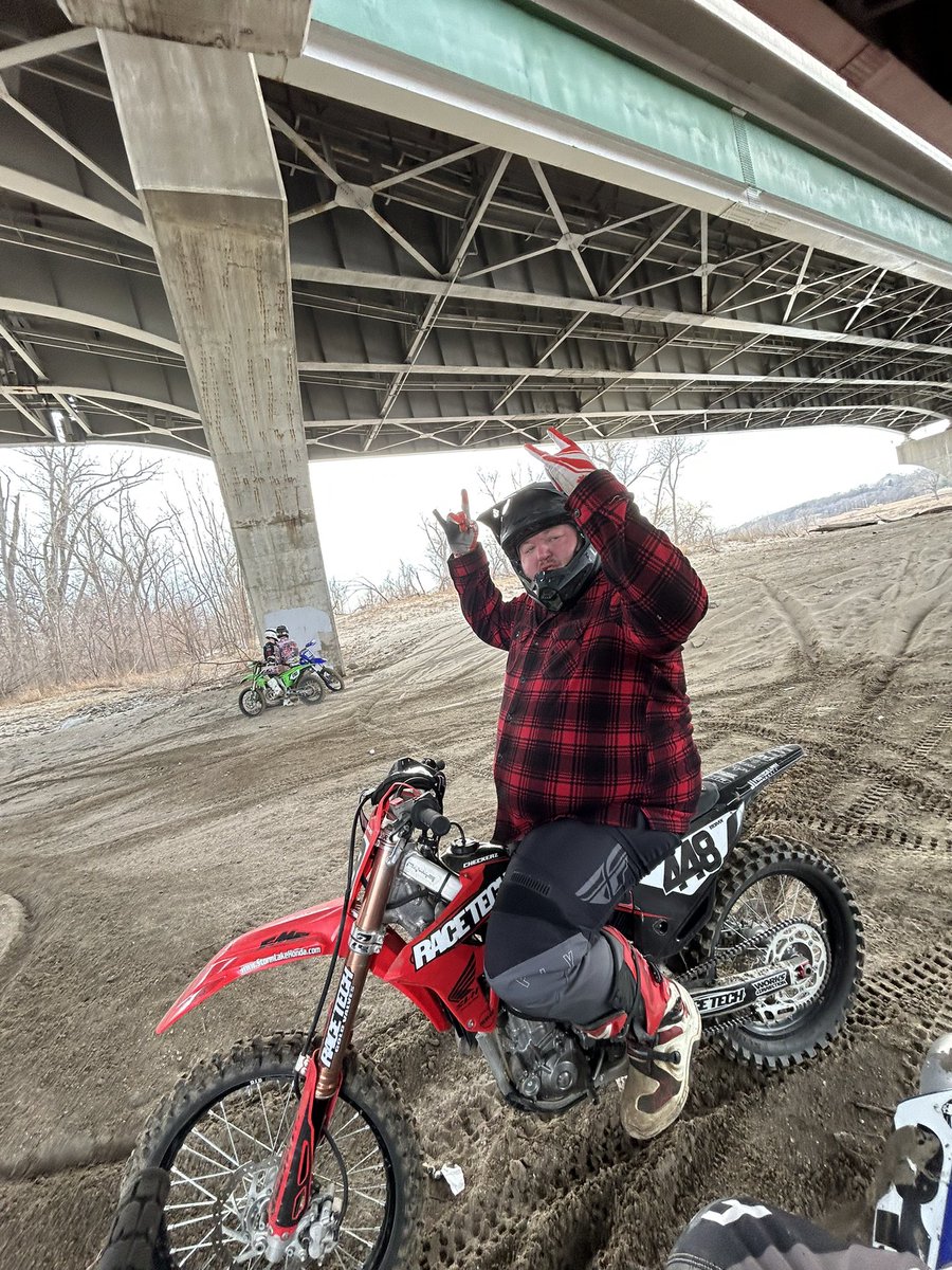 Chris Riesenberg tweet media