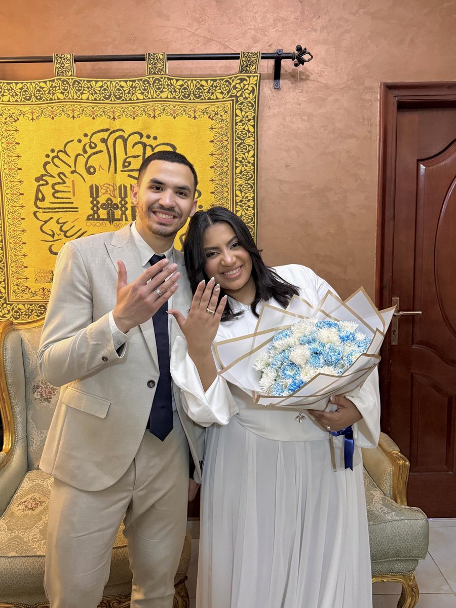 fvruuh's tweet photo. قالي جبتلك ورد ازرق عشان عارف ان ده لونك المفضل💙 https://t.co/1VPYdPxQZY