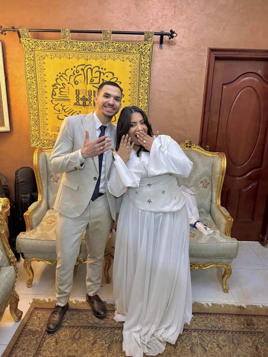 fvruuh's tweet photo. قالي جبتلك ورد ازرق عشان عارف ان ده لونك المفضل💙 https://t.co/1VPYdPxQZY