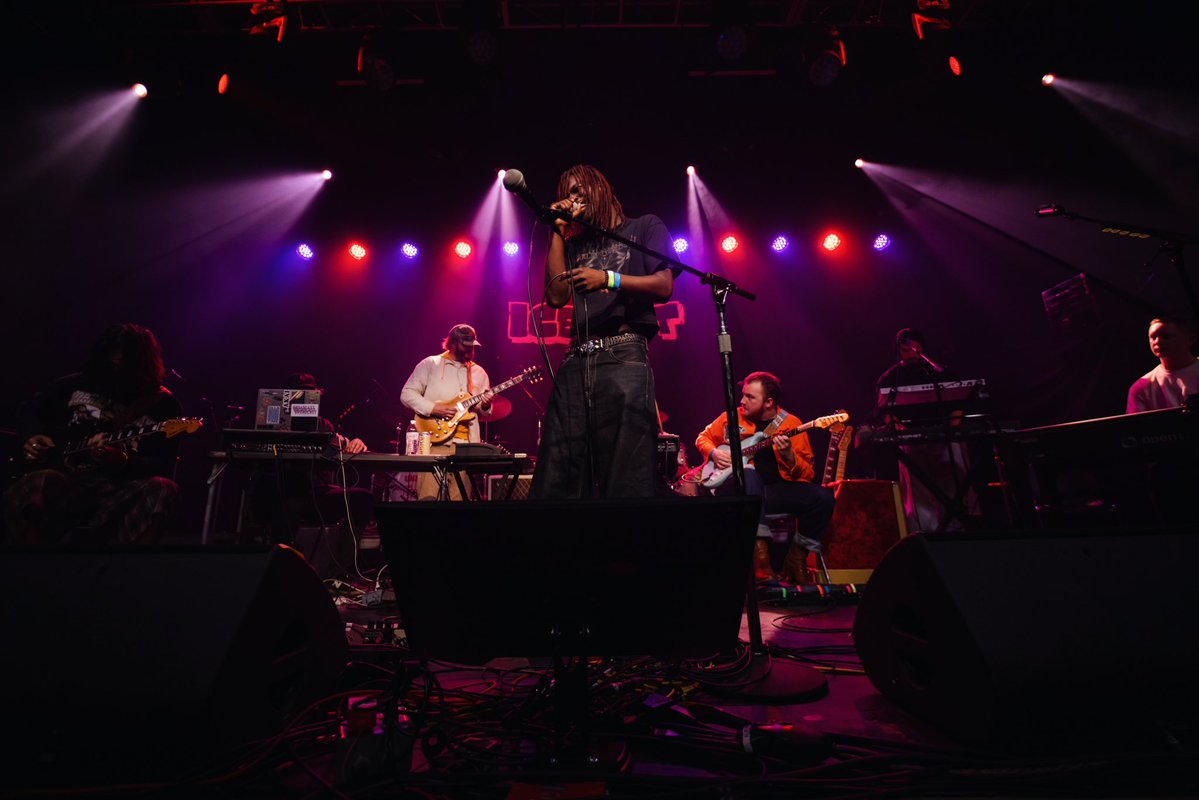 sara fish phototography tweet media